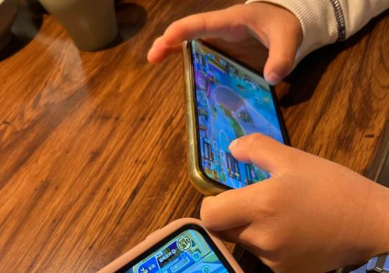 手机上就能赚钱的小游戏哪个好？六款赚钱版，一小时能赚二三十！